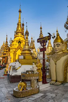 Shwedagon pagoda at sunset, Yangon (Rangoon), Myanmar (Burma), Asia