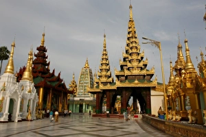 Shwedagon pagoda, Yangon, Myanmar, Asia