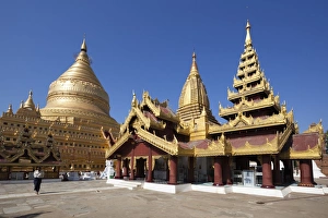 Shwezigon Pagoda, Bagan, Central Myanmar, Myanmar (Burma), Asia