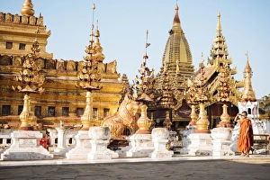 Bagan Prints: Shwezigon Pagoda, Nyaung-U, near Bagan (Pagan), Mandalay Region, Myanmar (Burma), Asia