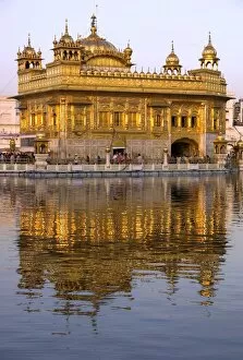 National Famous Place Collection: The Sikh Golden Temple reflected in pool