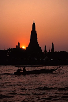Wat Arun Prints: Silhouette of Wat Arun (Temple of the Dawn)