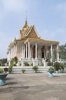 Images Dated 12th January 2008: The Silver Pagoda, so named because the floor is lined with silver, The Royal Palace
