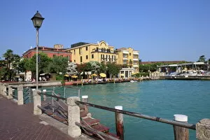 Side Walk Collection: Sirmione, Lake Garda, Italian Lakes, Lombardy, Italy, Europe