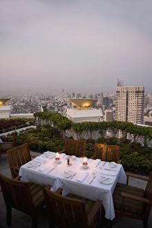 Images Dated 25th February 2007: The Sirocco Bar and Restaurant, State Tower, Silom District, Bangkok, Thailand