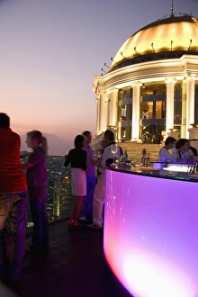 Images Dated 25th February 2007: The Sirocco Bar and Restaurant, State Tower, Silom District, Bangkok, Thailand