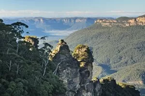 Wilderness Gallery: The Three Sisters and Jamison Valley, Blue Mountains, Blue Mountains National Park