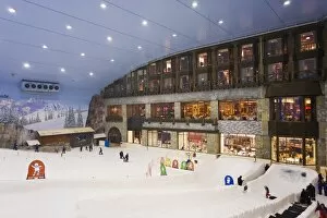 Images Dated 8th December 2007: Ski Dubai, Mall of the Emirates, Jumeirah, Dubai, United Arab Emirates, Middle East