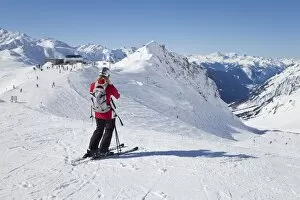 Skier, St. Anton am Arlberg, Tirol, Austrian Alps, Austria, Europe