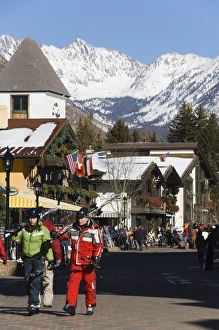 Ski Resort Prints: Skiers coming down from the slopes