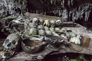 Toraja Prints: Skulls in 700 year old burial cave at Lombok Parinding