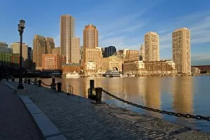 Images Dated 11th October 2009: Skyline and inner harbour including Rowes Wharf at dawn, Boston, Massachusetts