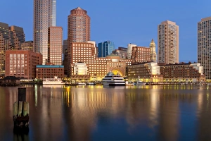 Images Dated 11th October 2009: Skyline and inner harbour including Rowes Wharf at dawn, Boston, Massachusetts