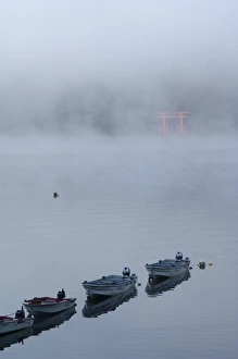 Kanagawa Prints: Small boats in the mist on lake Ashi (Ashiko)