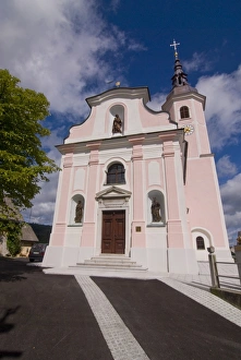 Images Dated 16th August 2008: Small church near Lublijana, Slovenia, Europe
