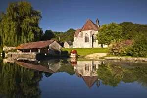 Images Dated 17th August 2011: The small church of Saint Christophe in Cessy-les-Bois, Burgundy, France, Europe