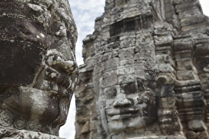 Crumbling Prints: Smiling faces carved in stone, Bayon