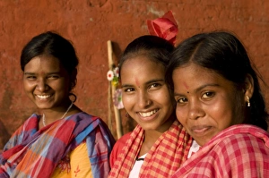 Images Dated 12th April 2009: Smiling Indian women, Kolkata, West Bengal, India, Asia