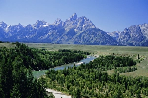 Flowing Gallery: The Snake River cutting through terrace 2000m below summits