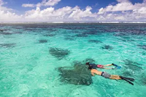 The Pacific Prints: Snorkeling in Muri Lagoon on Captain Tamas Lagoon Cruises, Rarotonga, Cook Islands