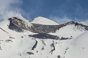 Hokkaido Prints: Snow capped mountains in the Daisetsuzan National Park, UNESCO World Heritage Site