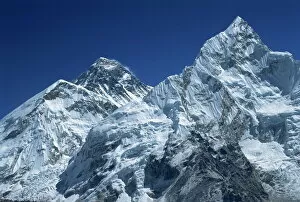 Natural Landmark Gallery: Snow-capped peak of Mount Everest