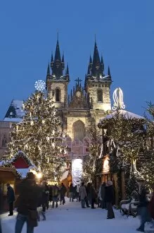 Images Dated 2nd December 2010: Snow-covered Christmas Market and Tyn Church, Old Town Square, Prague, Czech Republic, Europe