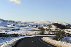 Images Dated 8th December 2010: Snow covered winter landscape, Wensleydale, Yorkshire Dales National Park