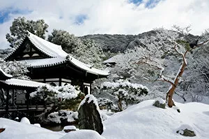 Typically Japanese Gallery: Snow-covered Zen garden in Kodai-ji Temple, Kyoto, Japan, Asia