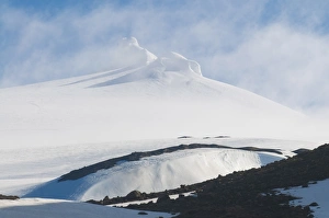 Images Dated 12th June 2009: The snowcapped summit of the Snaefellsjokull National Park, Iceland, Polar Regions
