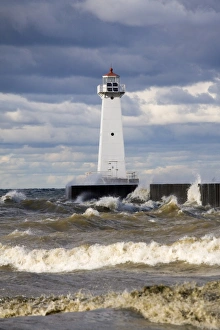Images Dated 16th September 2007: Sodus Outer Lighthouse, Sodus Point, Greater Rochester Area, New York State