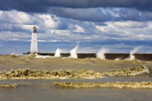 Images Dated 16th September 2007: Sodus Outer Lighthouse, Sodus Point, Greater Rochester Area, New York State