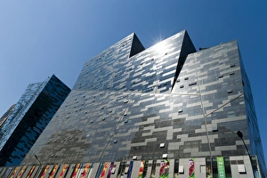 Images Dated 23rd April 2010: SOHO Shangdu complex, based on fractals, by LAB Architecture Studio, built in 2007