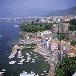 Images Dated 4th August 2008: Sorrento, Costiera Amalfitana (Amalfi Coast)