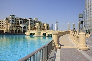 Images Dated 15th September 2009: The Souk Al Bahar and Burj Khalifa, formerly the Burj Dubai, Downtown Burj Dubai