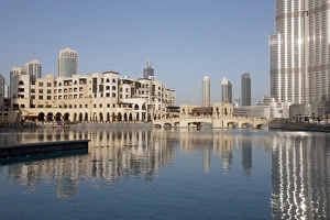 Images Dated 17th September 2009: Souk Al Bahar and Burj Khalifa, formerly the Burj Dubai, Downtown Burj Dubai