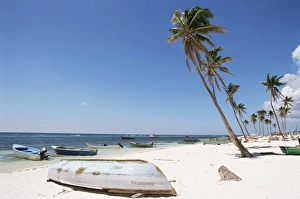 Images Dated 6th January 2000: South coast, Saona Island, Dominican Republic, West Indies, Central America