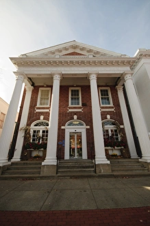 Images Dated 2nd November 2008: Southampton Village Building, Southampton, the Hamptons, Long Island, New York State