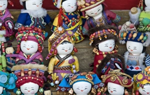 Images Dated 2nd April 2009: Souvenirs on sale near the Great Wall of China outside Beijing, China, Asia