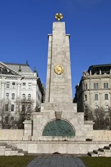 Images Dated 16th December 2011: Soviet obelisk commemorating liberation of city by Red Army in 1945, Liberty Square, Budapest