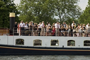 Regatta Prints: Spectators at the Henley Royal Regatta, Henley on Thames, England, United Kingdom, Europe