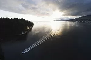 Images Dated 12th April 2009: A speed boat in Burrard Inlet, Vancouver, British Columbia, Canada, North America