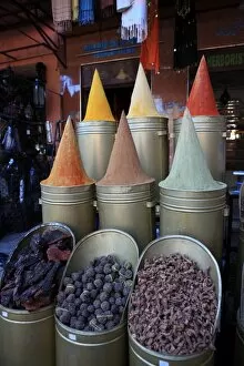 Images Dated 2nd January 2009: Spice shop, Marrakech, Morocco, North Africa, Africa