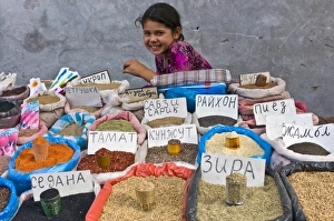 Images Dated 27th August 2009: Spices at market stall, Osh, Kyrgyzstan, Central Asia, Asia