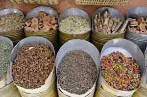 Images Dated 9th July 2009: Spices, Medina Souk, Marrakech, Morocco, North Africa, Africa