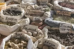 Images Dated 27th August 2009: Spices for sale at a market stand, Osh, Kyrgyzstan, Central Asia, Asia