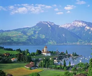 P Ier Collection: Spiez, Lake Thun (Thunersee)