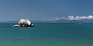 Split Apple Rock, Kaiteriteri, Tasman Bay, Tasman, South Island, New Zealand, Pacific