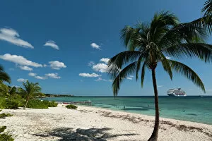 Holiday Makers Gallery: Spotts Beach, Grand Cayman, Cayman Islands, West Indies, Caribbean, Central America