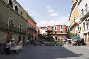 Trading Prints: Square in Guanajuato, a UNESCO World Heritage Site, Guanajuato State, Mexico